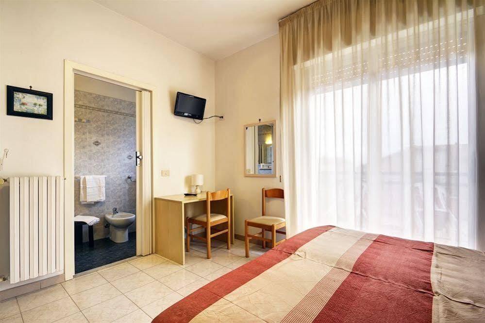 Hotel Virginia Diano Marina Exteriör bild